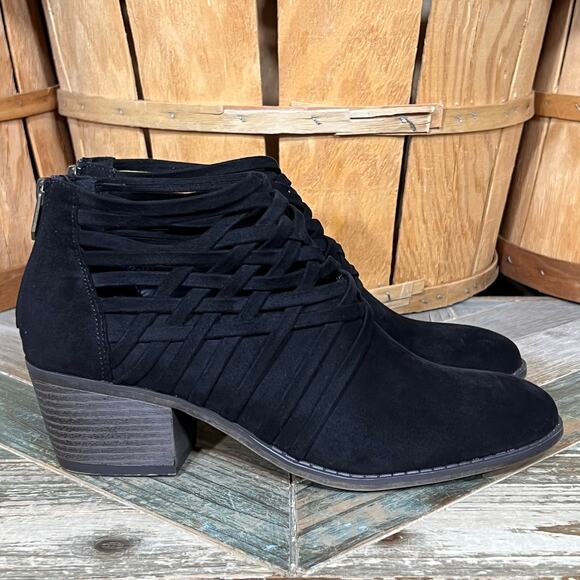 Fergalicious Bandana Black Faux Suede Strappy Block Heel Zip Ankle Boot Women 10 - Picture 1 of 11